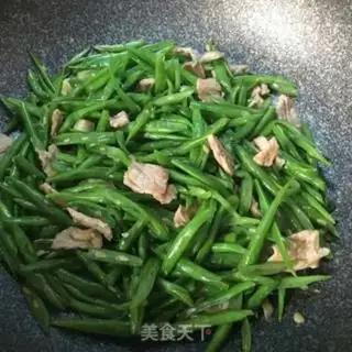 Make Garlic meat chops for four season beans step 4