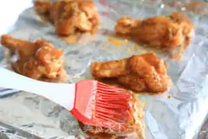 Make The salsa sauce and the wings step 4