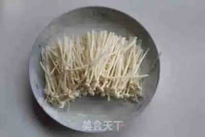 Make Golden pins and mushrooms and tea rolls step 1