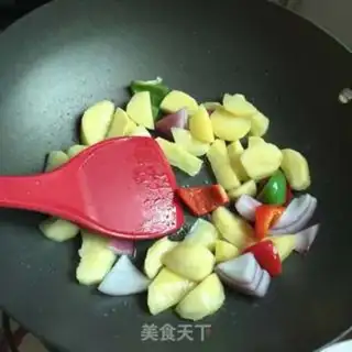 Make Curry potato beef step 3