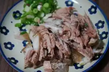 Make Gold mushroom fried elbow meat step 0