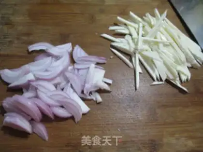 Make The onions are white step 1