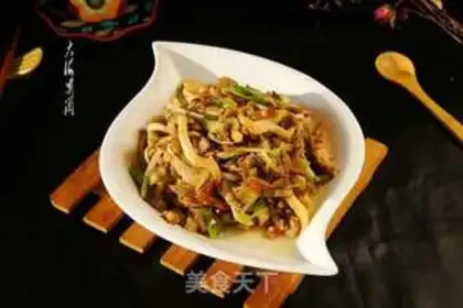 Make Gold mushroom fried elbow meat step 7