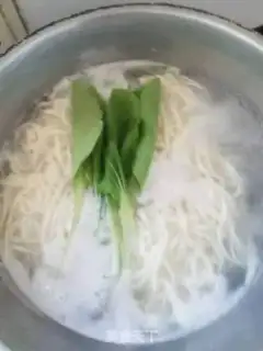 Make Tomato eggs for noodles step 9
