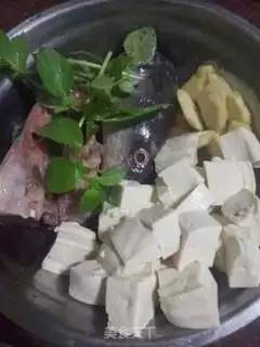 Make Fish tofu soup step 0