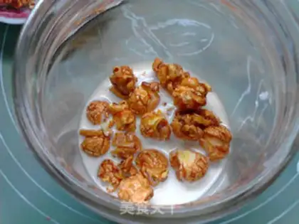Make Caramel corn milk step 1