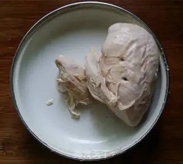 Make A salad with chicken silk step 4