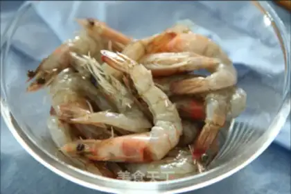 Make A bandaged shrimp step 1