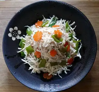 Make A salad with chicken silk step 8