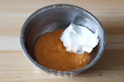 Make Carrot cat claw cake step 13