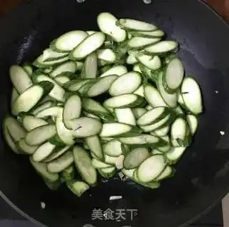 Make Smelt fried eggs step 4