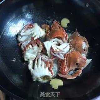Make Spicy Thai curry crab step 3