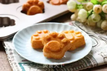 Make Carrot cat claw cake step 17