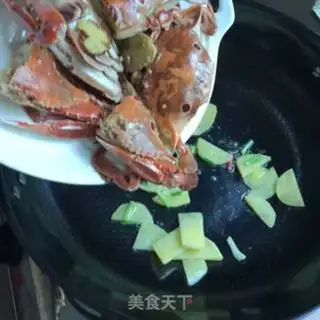 Make Spicy Thai curry crab step 6