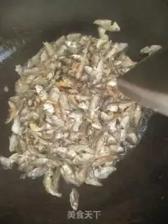 Make Spicy little fish step 2