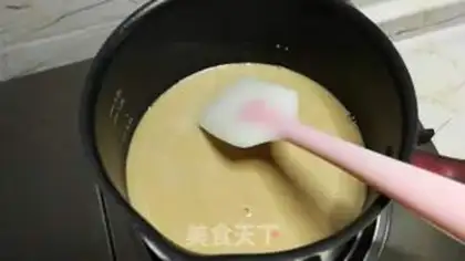 Make Red-tree cake step 1
