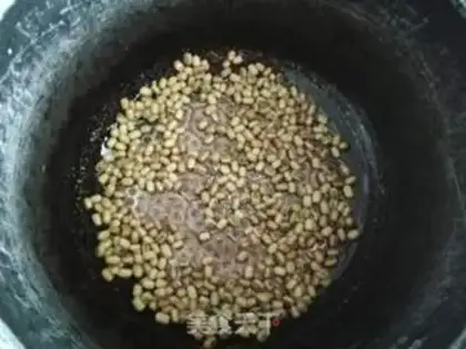 Make Porridge of millet green beans step 2
