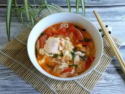 Make Tomato egg noodles step 6