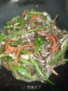 Make Spicy little fish step 5