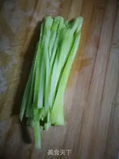 Make cucumber eggcake step 0