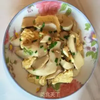 Make Eggs with almond mushrooms step 7