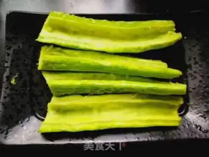 Make A cold, bitter melon step 1