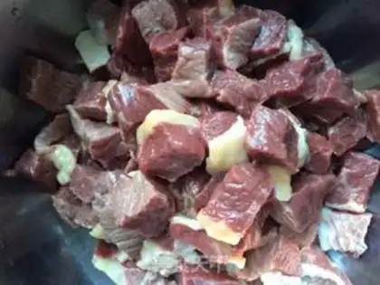 Make Red beef step 1