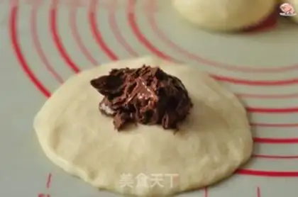Make Chocolate bouquet bread step 4