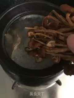 Make Tea mushroom chicken soup step 4