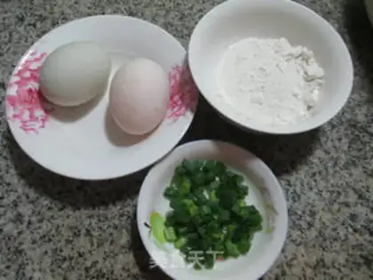 Make Onion duck eggcake step 0