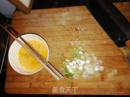 Make Tomato rice egg soup step 0