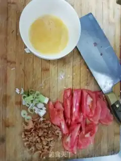 Make Tomato rice egg soup step 2