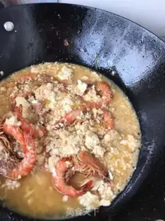 Make Shrimp-crawling tofu step 7
