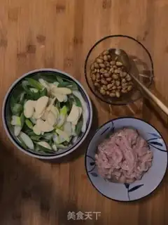 Make The bean is fried meat step 0