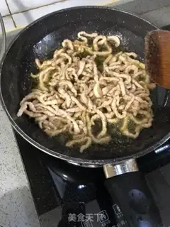 Make The bean is fried meat step 2