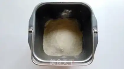 Make Woodfish sausage bread step 2