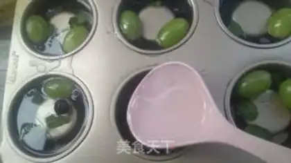 Make A yogurt cup step 6