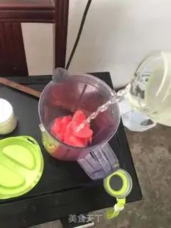 Make Cookie watermelon shakes step 2
