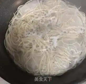 Make Spicy noodles step 1