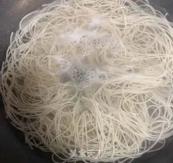 Make Spicy noodles step 2
