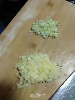Make Garlic fan shrimp step 1