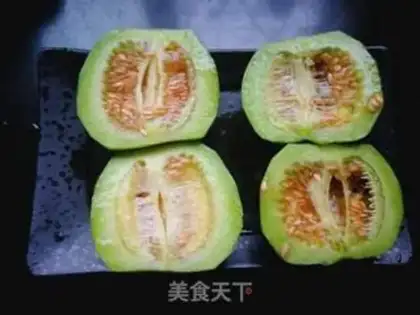 Make Fresh melon juice step 1