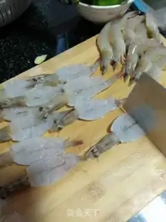Make Garlic fan shrimp step 2