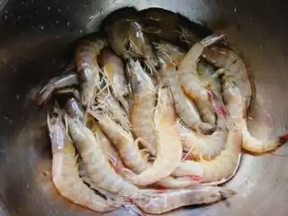 Make Shrimp with garlic sauce step 0