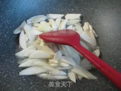 Make A duck egg is fried white step 4
