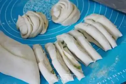 Make Onion rolls step 6