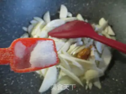 Make A duck egg is fried white step 6