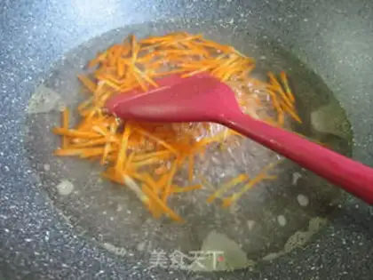 Make Carrot duck egg fried rice powder step 2