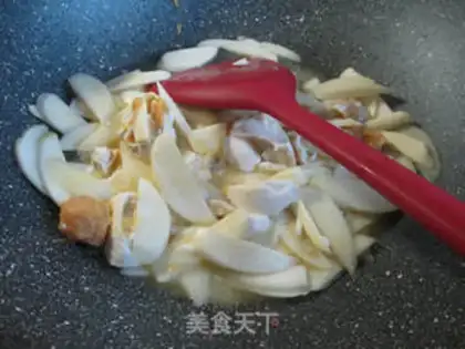 Make A duck egg is fried white step 8
