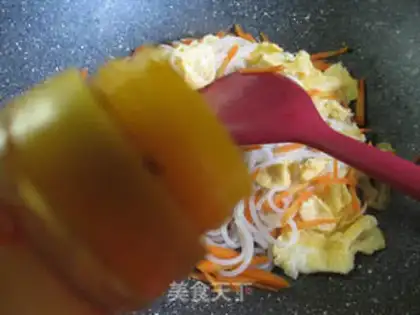 Make Carrot duck egg fried rice powder step 5